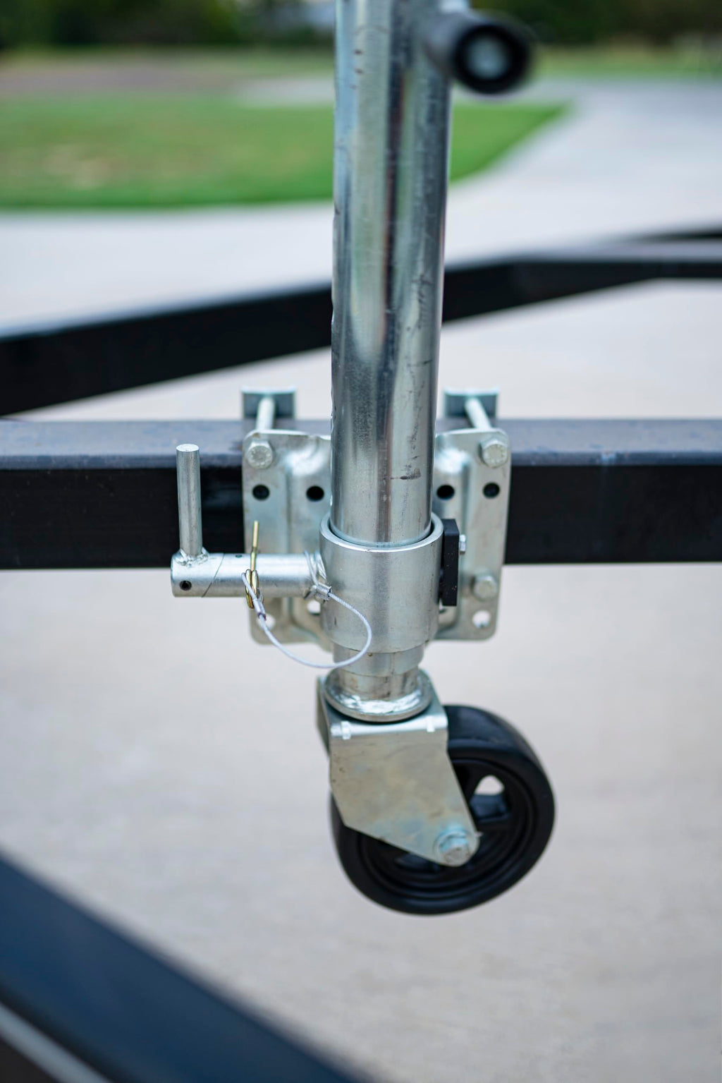 Trailer Jack with Wheel 1,500 lbs Q221753